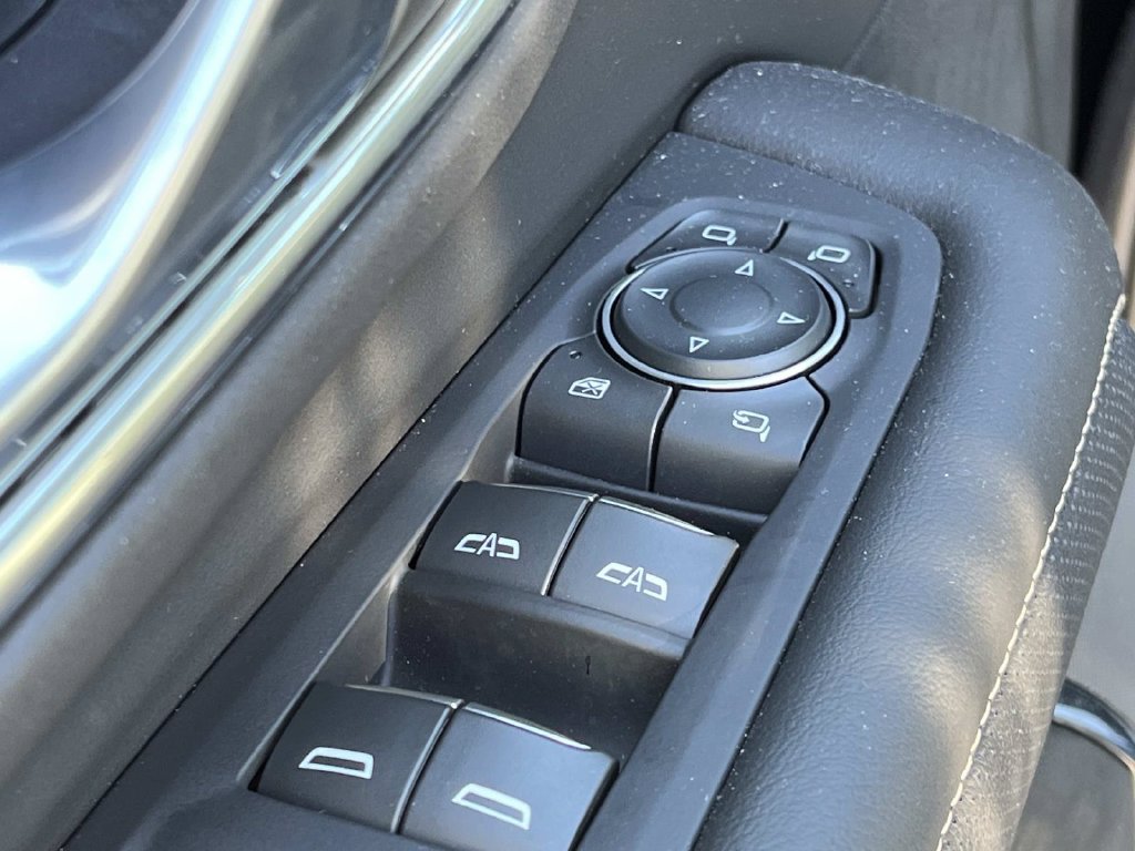 Used 2024 Chevrolet Suburban Premier AWD/4WD image 34