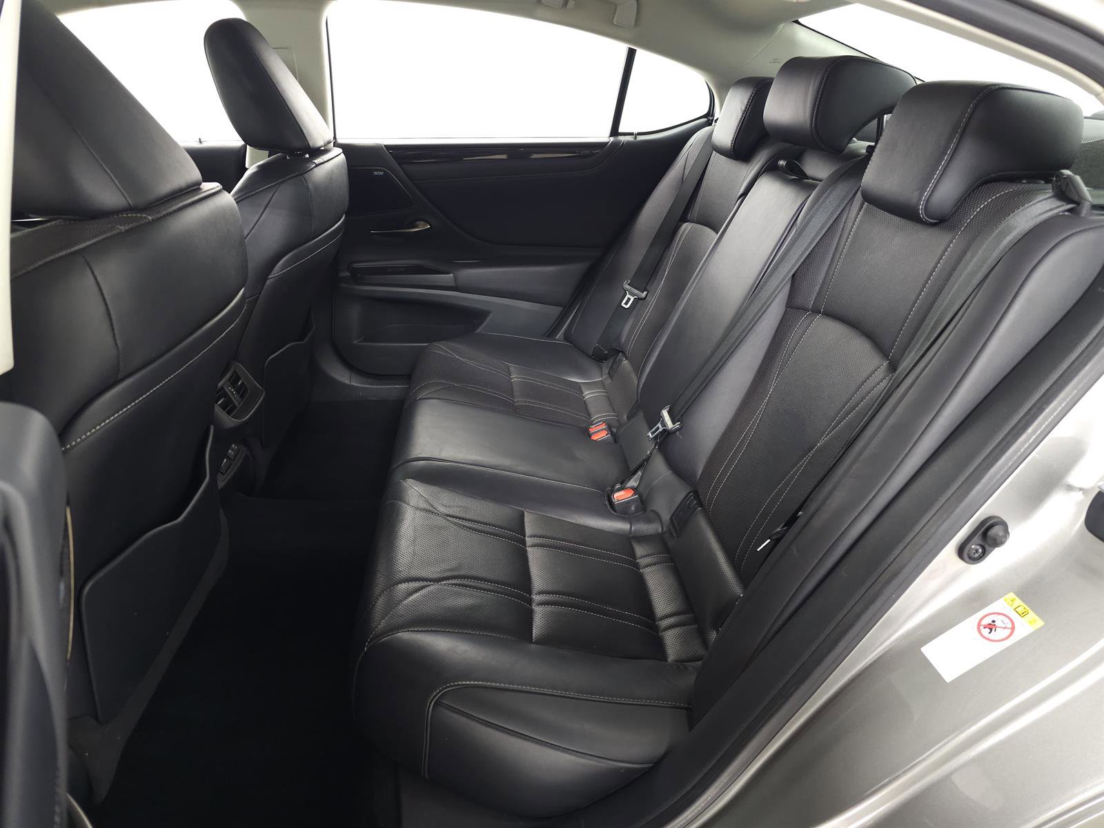 Used 2019 Lexus ES 350 w/ Accessory Package image 31