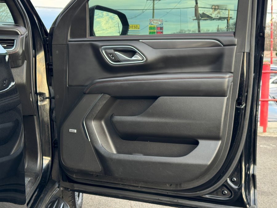 Used 2021 Chevrolet Suburban RST w/ Luxury Package image 44