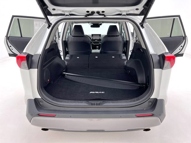 Used 2020 Toyota RAV4 Limited AWD/4WD image 28