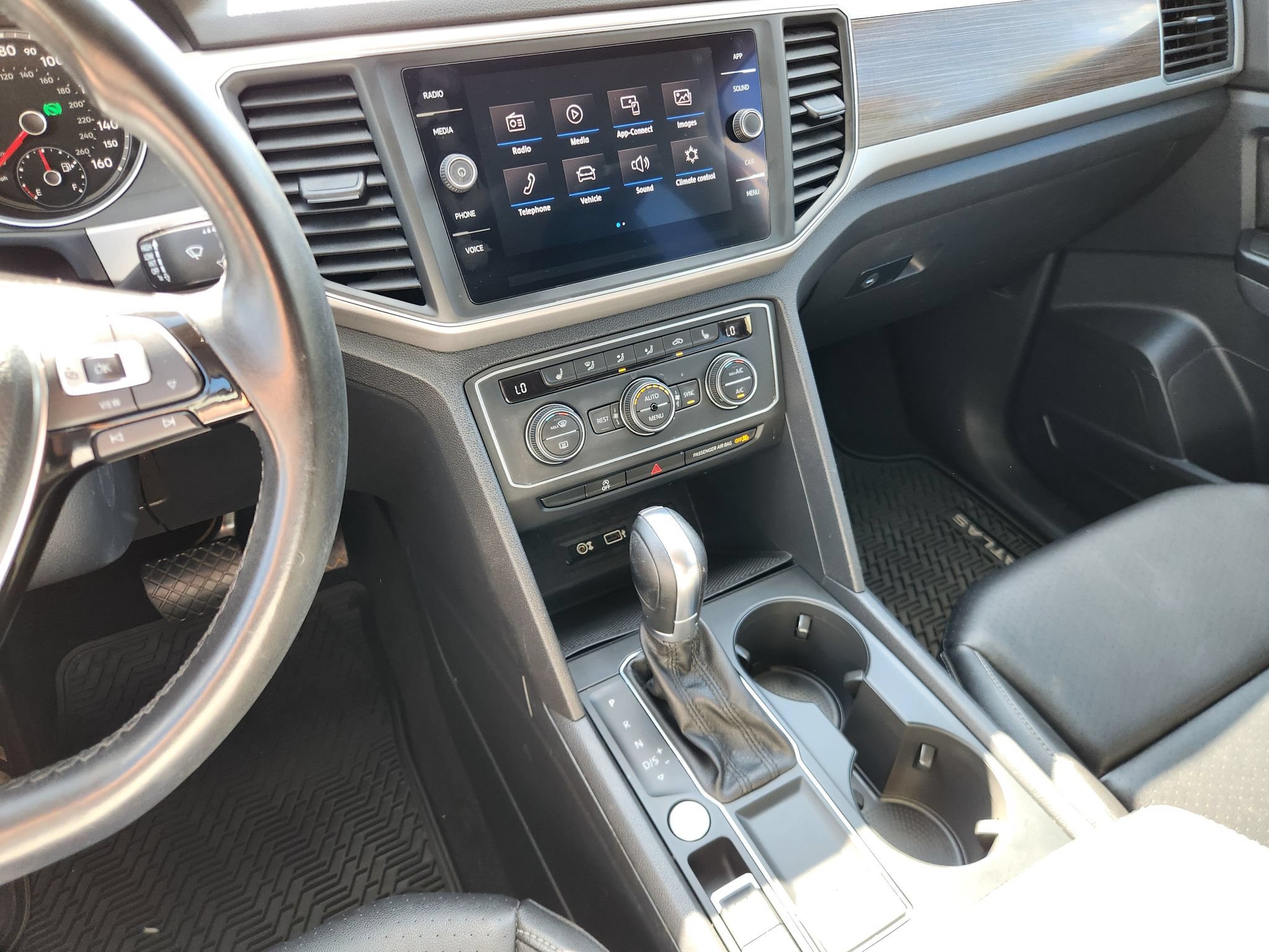 Used 2019 Volkswagen Atlas SE w/ Towing Package FWD image 29
