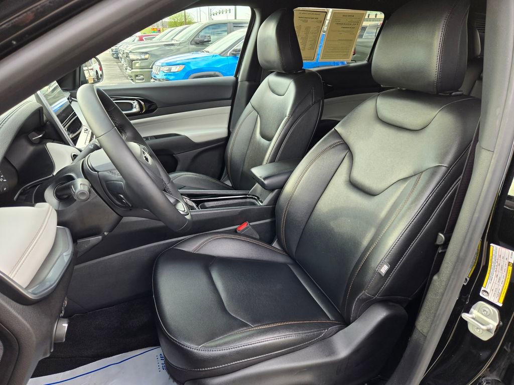 Used 2024 Jeep Compass Limited image 16