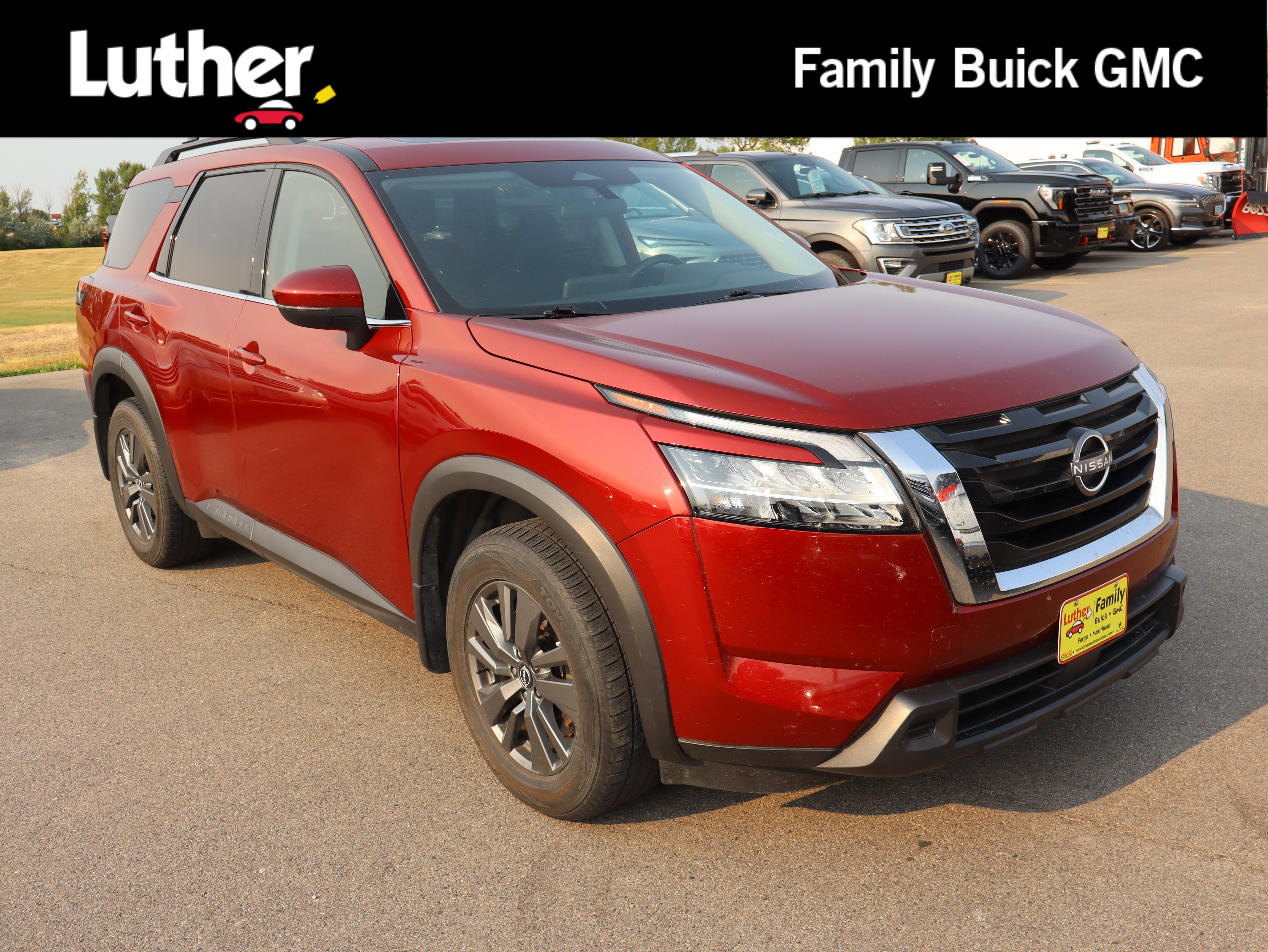 Used 2022 Nissan Pathfinder SV w/ SV Premium Package AWD/4WD image 1