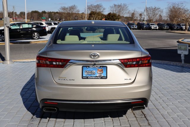 Used 2016 Toyota Avalon Limited image 4