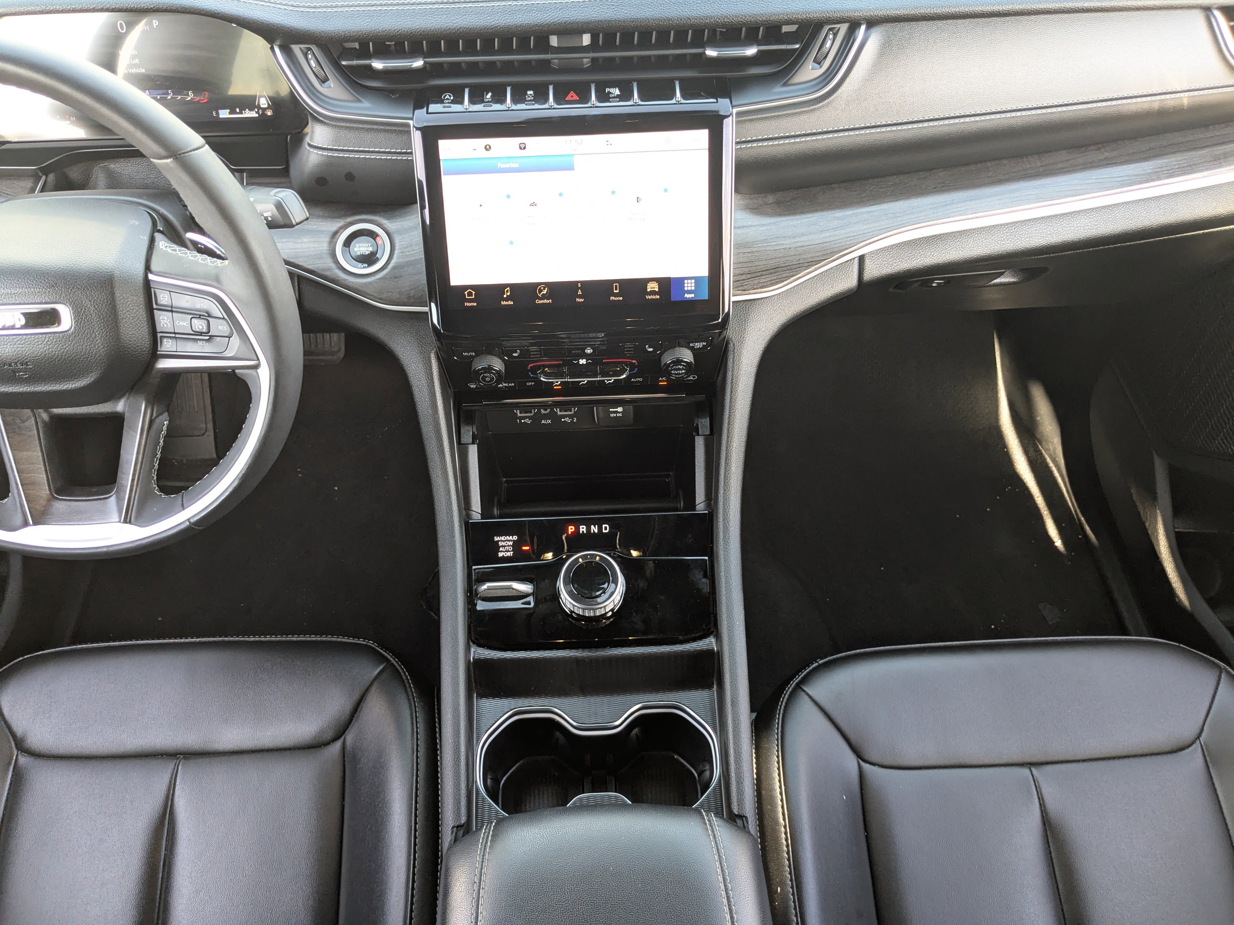 Used 2024 Jeep Grand Cherokee Limited image 16