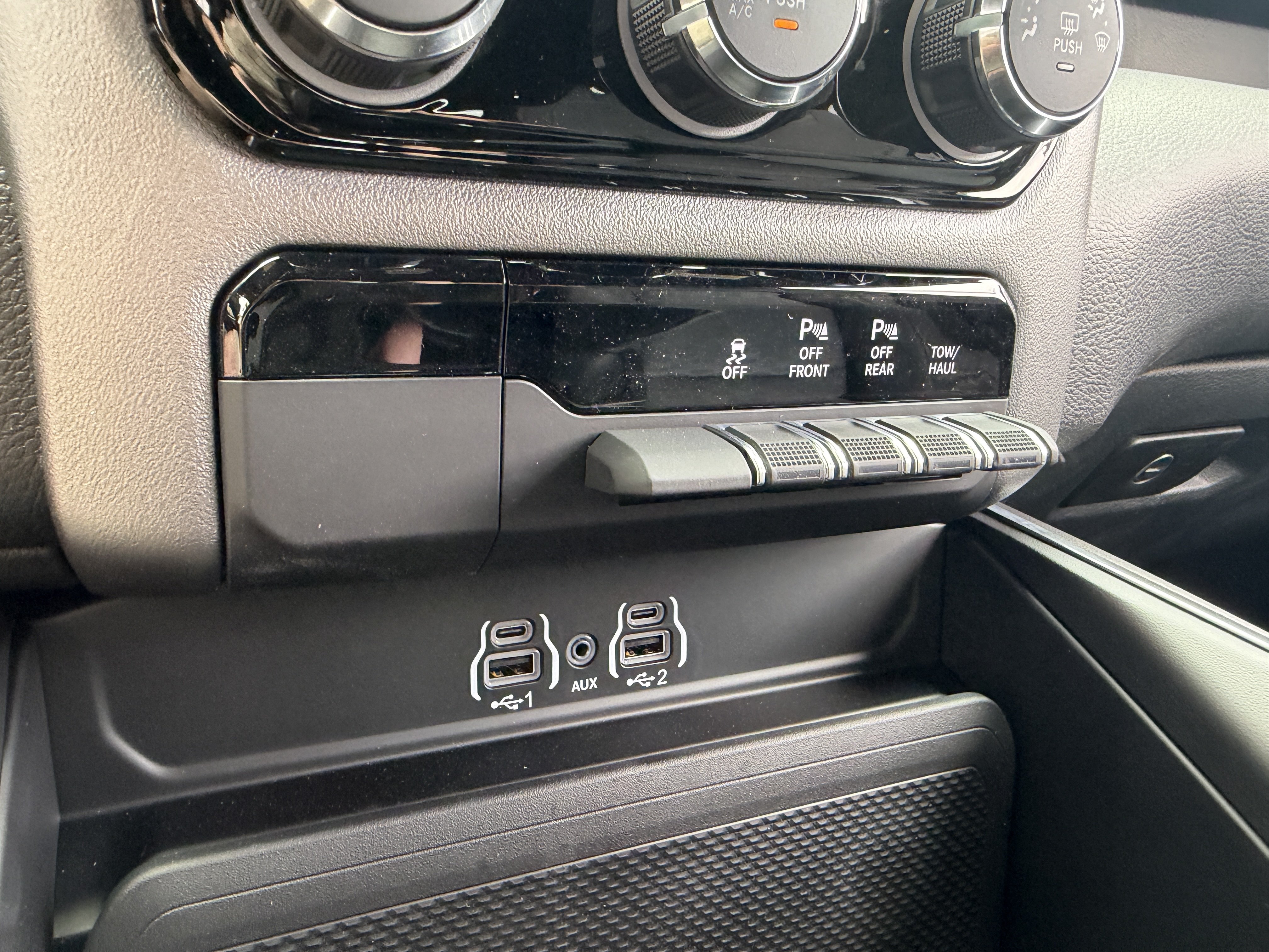 New 2026 RAM 1500 Express AWD/4WD image 41