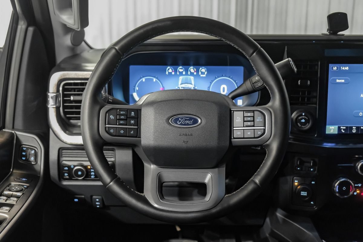 Used 2025 Ford F350 Lariat w/ Lariat Ultimate Package AWD/4WD image 16
