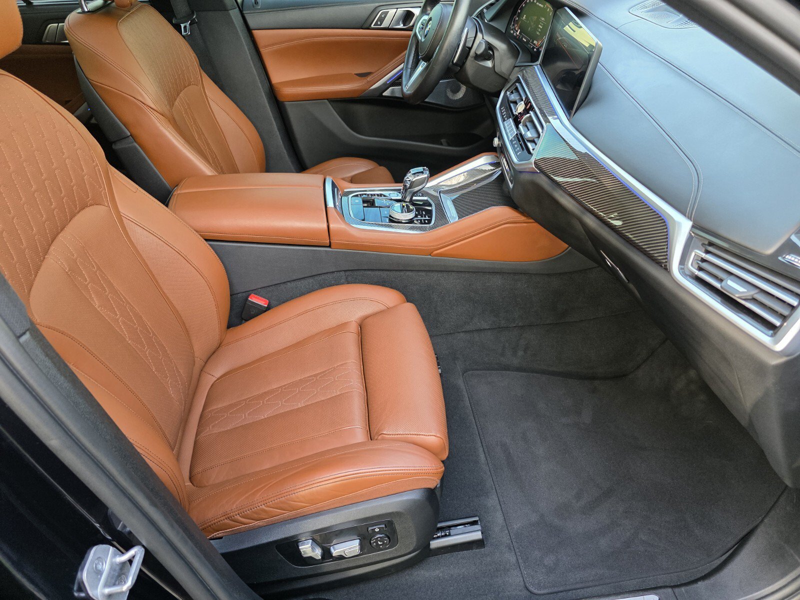Used 2023 BMW X6 M50i w/ Executive Package AWD/4WD image 3
