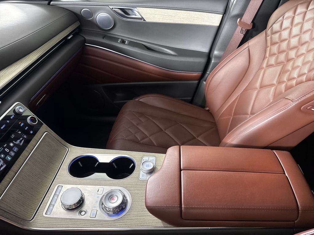 Certified 2025 Genesis GV80 3.5T Prestige AWD/4WD image 22