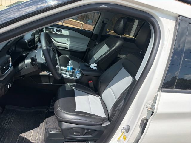 Used 2024 Ford Explorer XLT w/ Equipment Group 202A RWD image 7