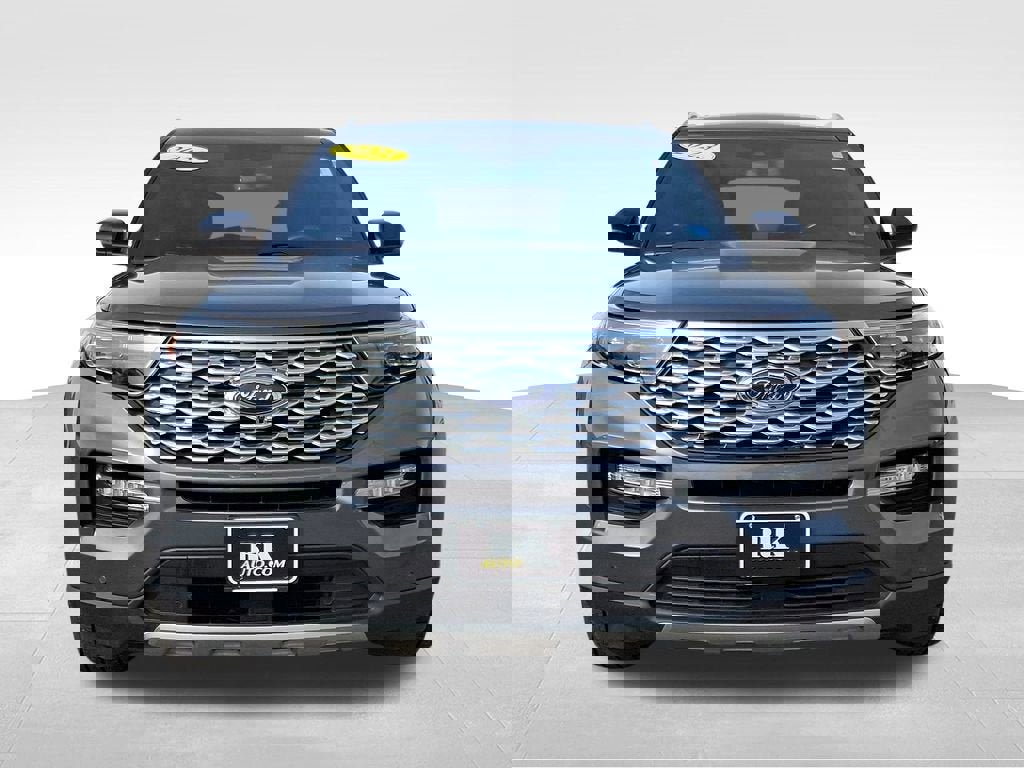 Used 2023 Ford Explorer Platinum w/ Technology Package AWD/4WD image 2