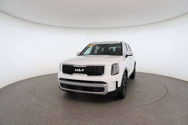 Used 2023 Kia Telluride EX w/ EX Captain's Chair Package image 32