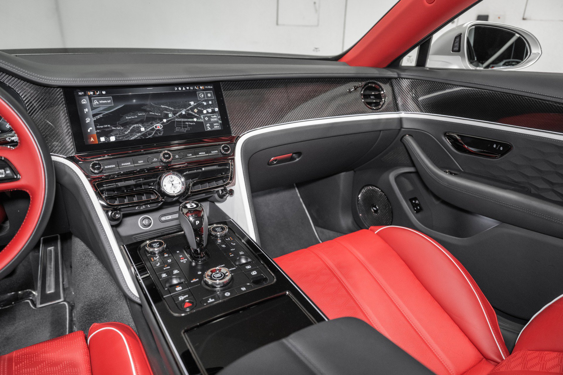 Used 2025 Bentley Flying Spur Plug-In Hybrid AWD/4WD image 36