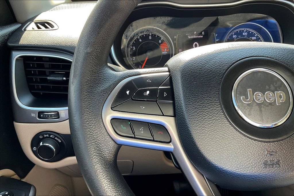 Used 2020 Jeep Cherokee Latitude FWD image 14