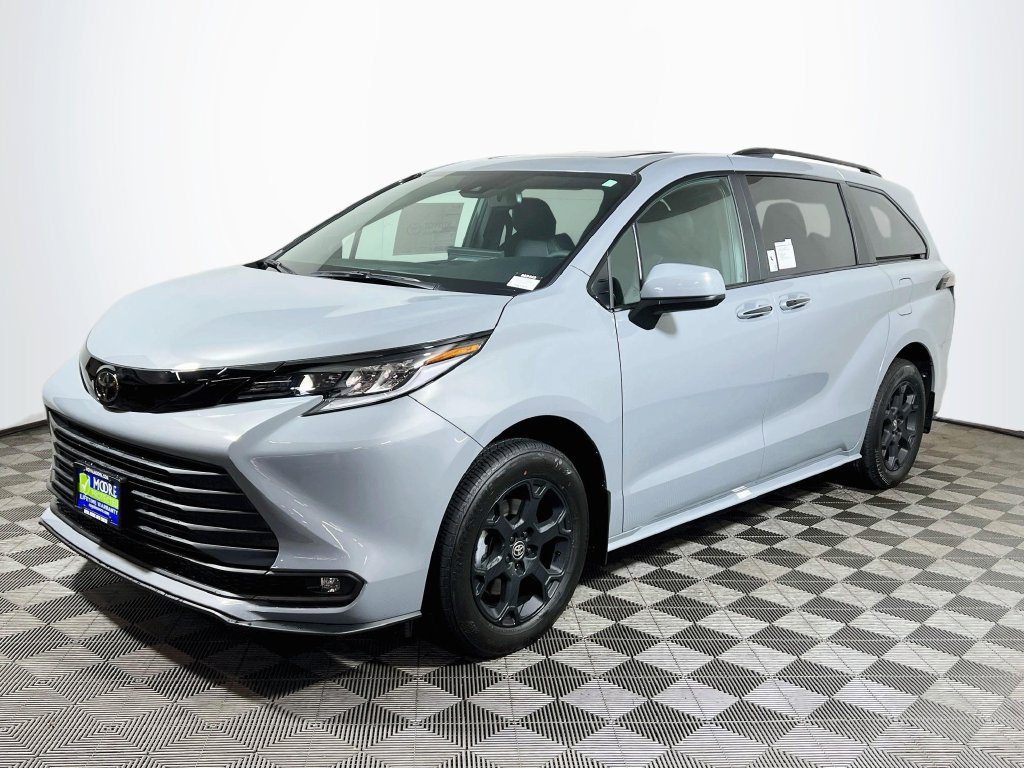 New 2026 Toyota Sienna XLE Woodland Edition AWD/4WD image 3