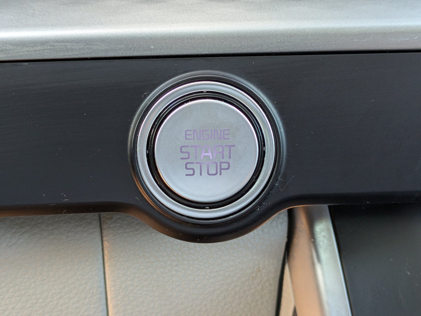 Certified 2022 Kia Carnival LX FWD image 27