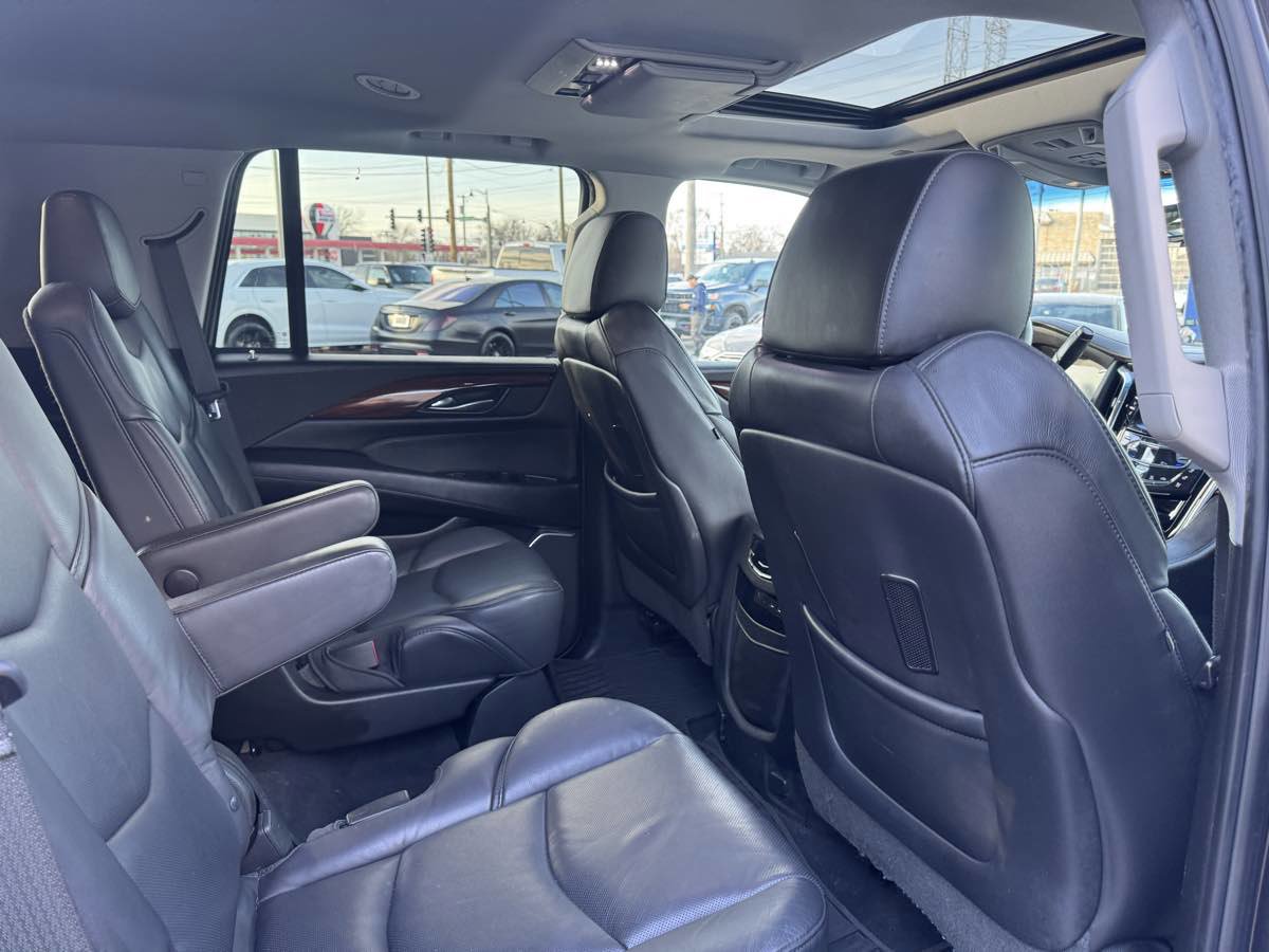 Used 2018 Cadillac Escalade Premium Luxury image 37