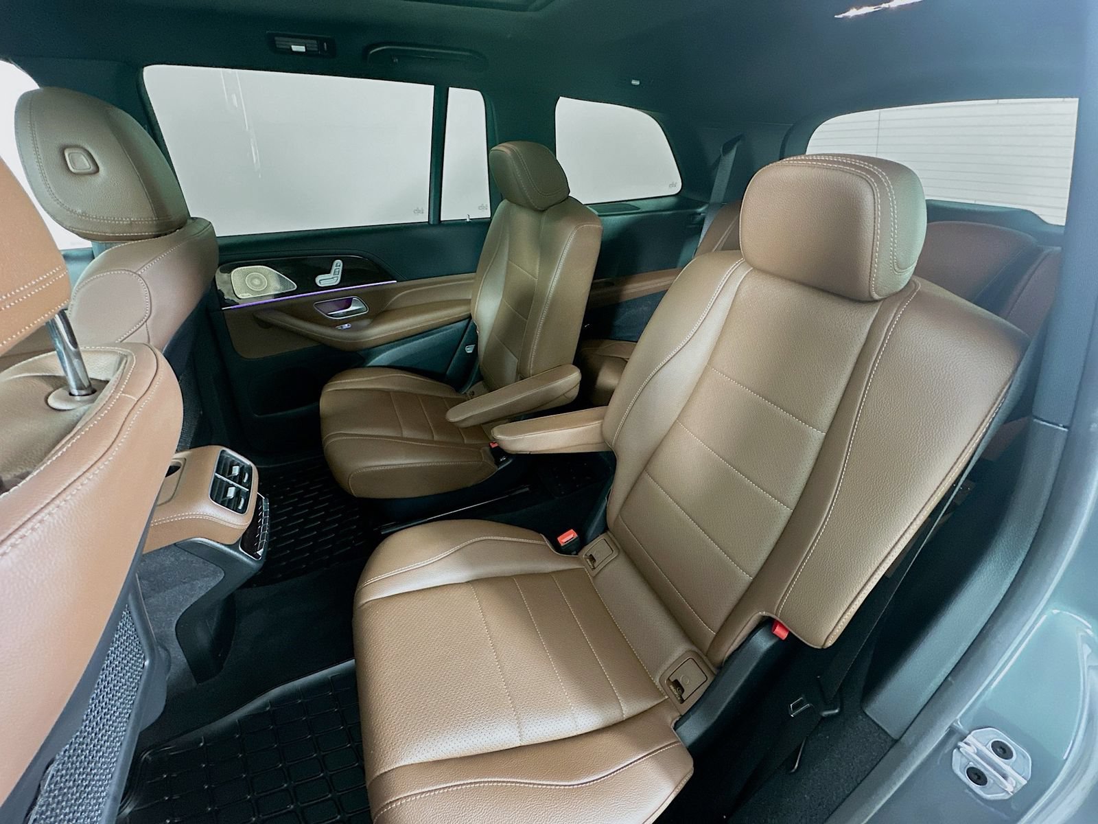 Used 2024 Mercedes-Benz GLS 450 4MATIC image 36