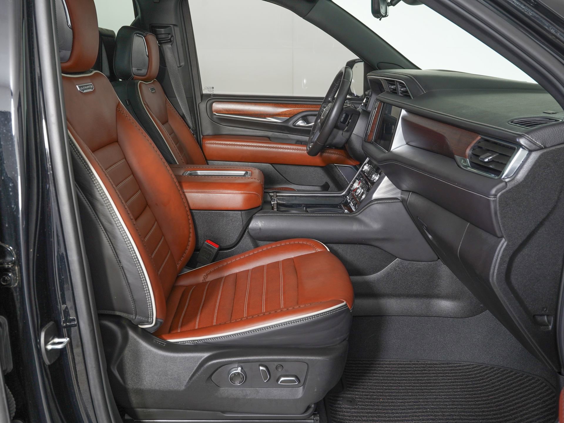 Used 2024 GMC Yukon XL Denali Ultimate image 9