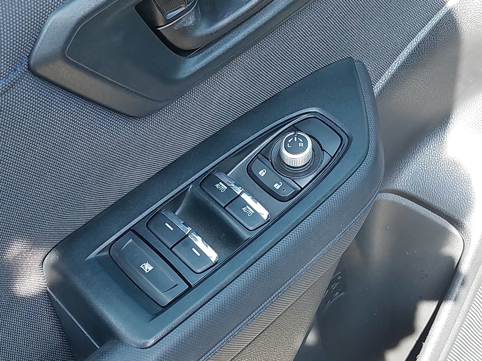 Certified 2025 Subaru Forester Premium image 27