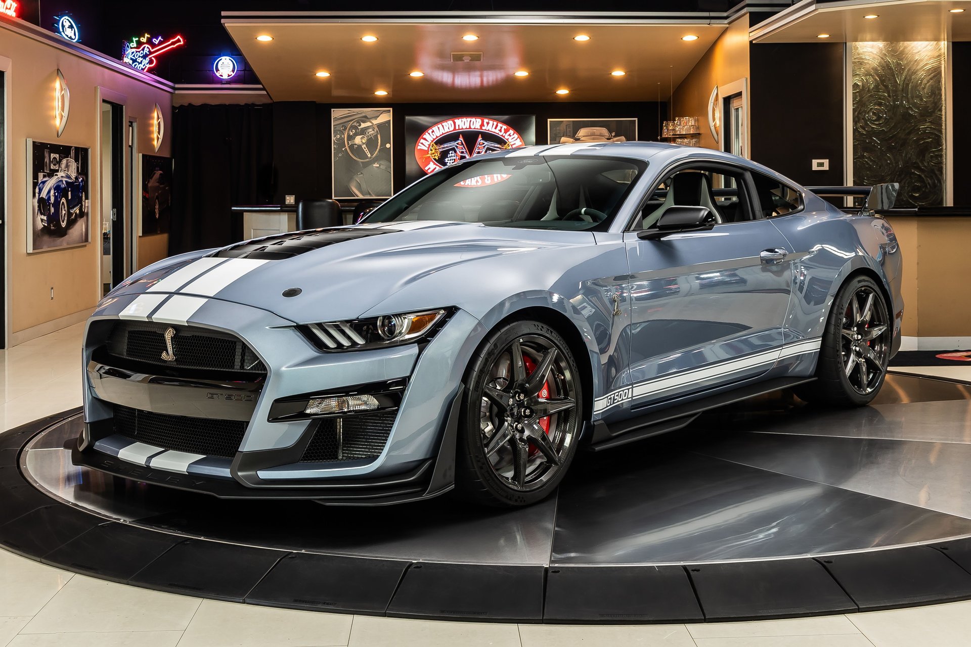 Used 2022 Ford Mustang Shelby GT500 w/ Carbon Fiber Track Pack RWD image 1