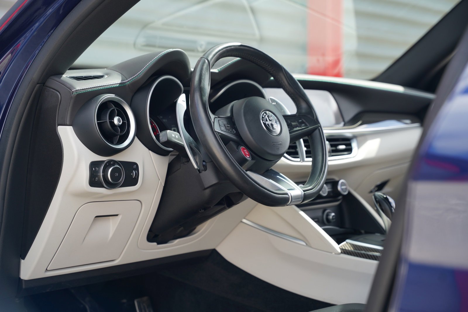 Used 2019 Alfa Romeo Stelvio Quadrifoglio w/ Nero Edizione image 11