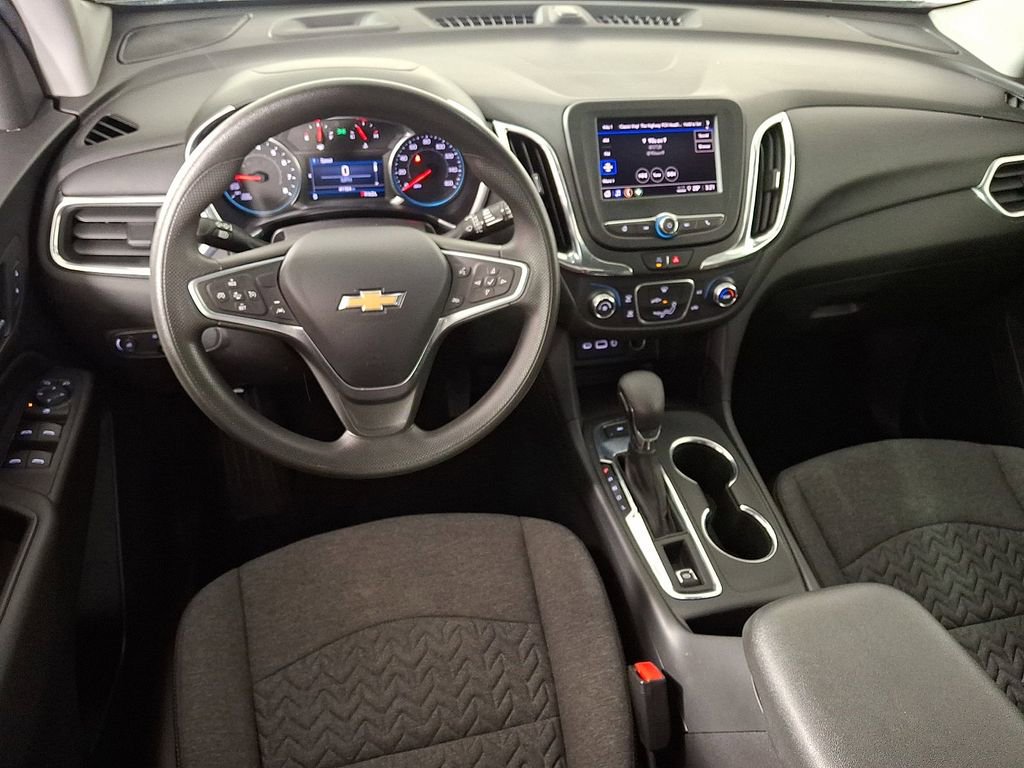 Used 2023 Chevrolet Equinox LT image 2