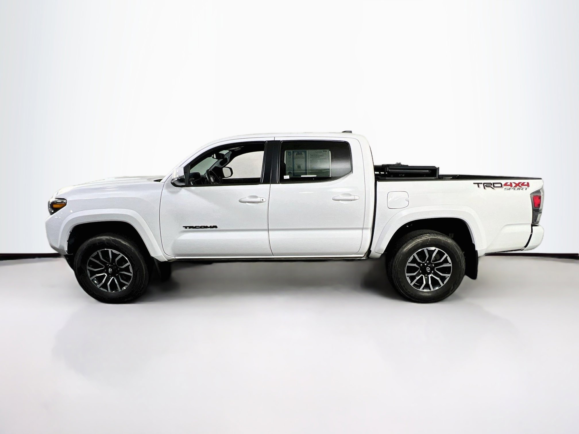 Used 2023 Toyota Tacoma TRD Sport AWD/4WD image 8