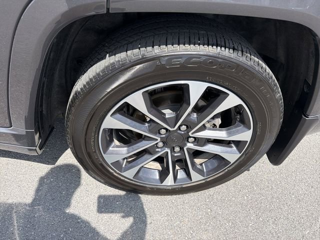 Used 2024 Jeep Grand Cherokee Overland w/ Trailer Tow Package AWD/4WD image 12