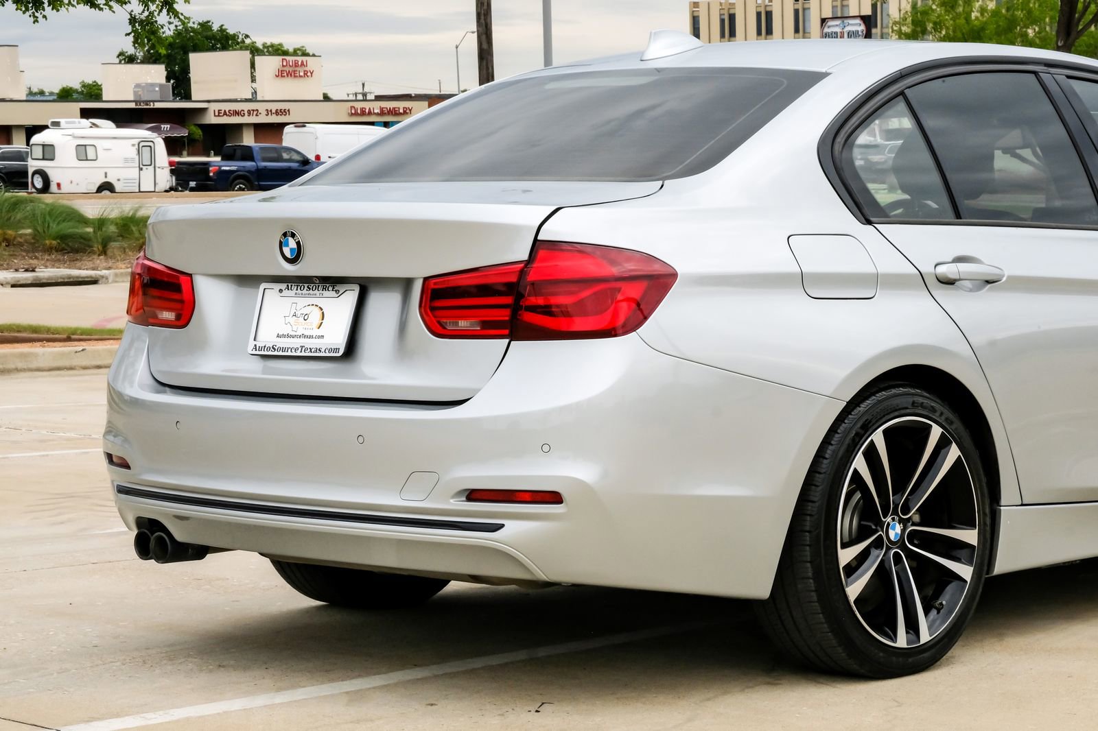 Used 2018 BMW 330i Sedan w/ Convenience Package RWD image 12