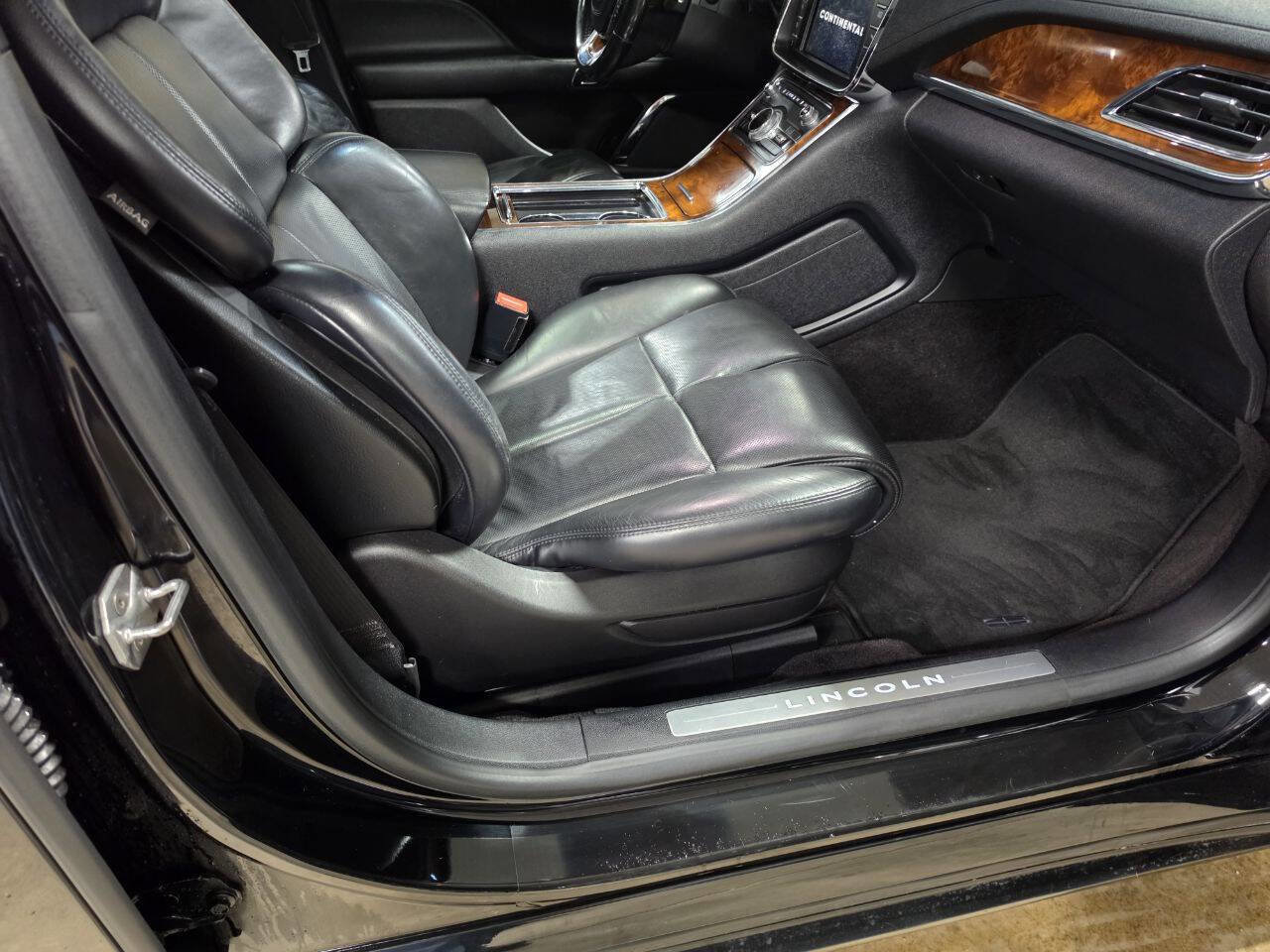 Used 2017 Lincoln Continental Reserve w/ Climate Package image 15