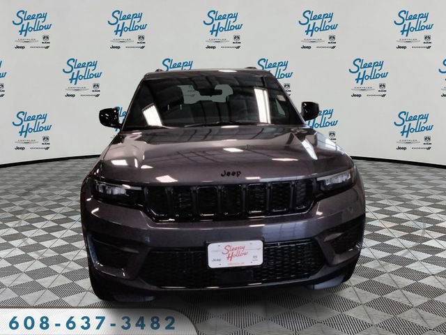 New 2025 Jeep Grand Cherokee Altitude image 2