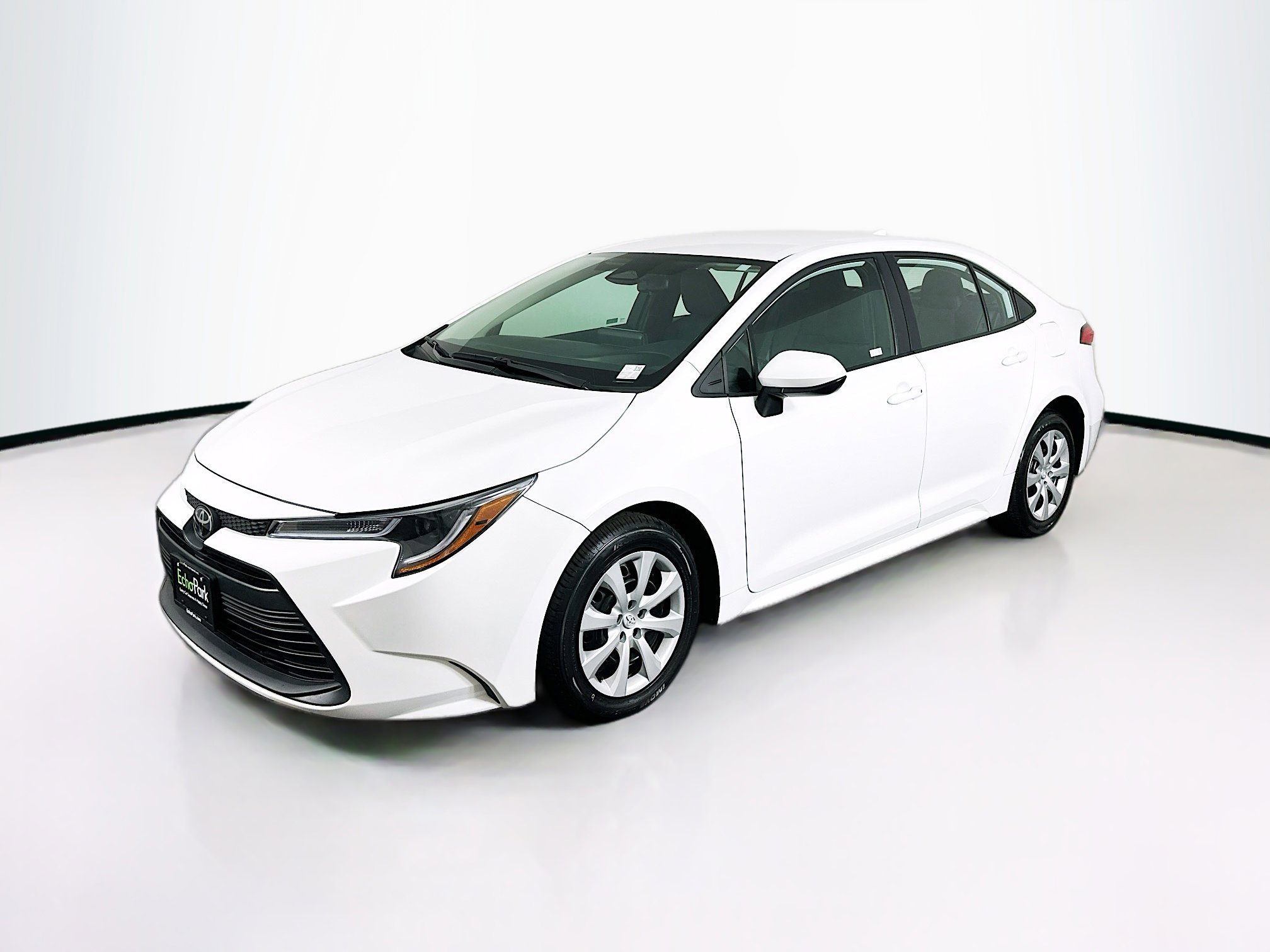 Used 2024 Toyota Corolla LE image 3