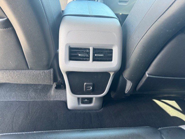 Used 2024 GMC Terrain SLT w/ Infotainment Package II image 29