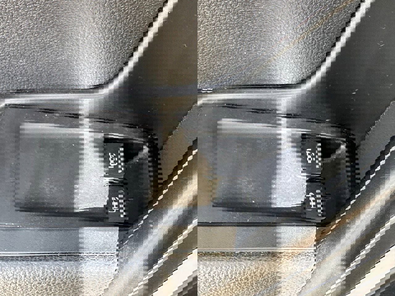 Used 2018 Volkswagen Beetle 2.0T SE image 21