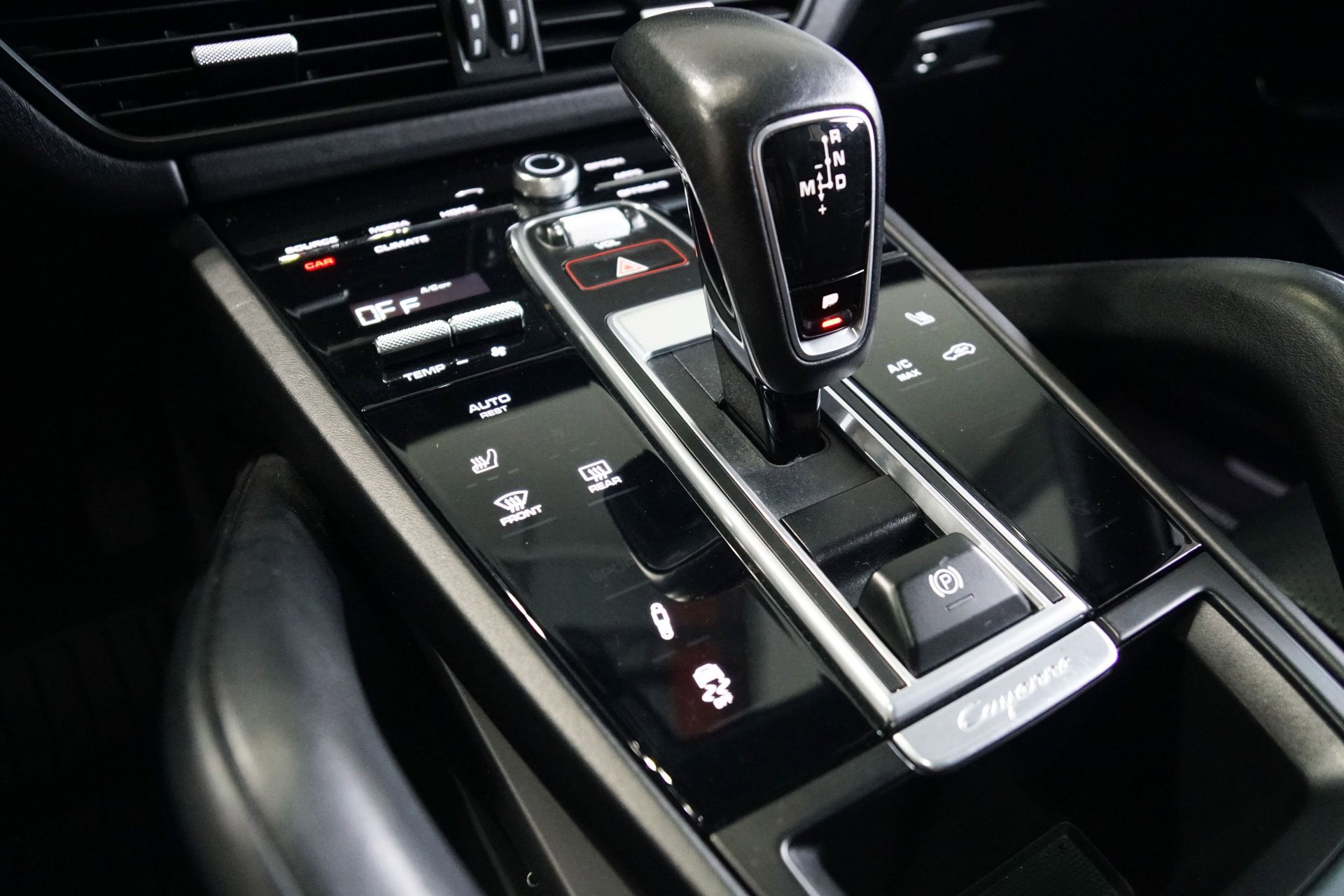 Used 2020 Porsche Cayenne image 29