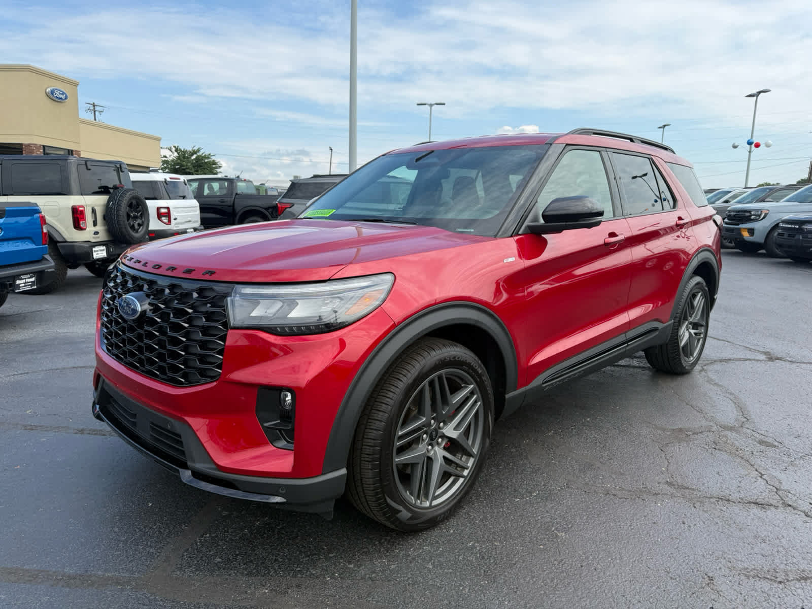 Used 2026 Ford Explorer ST-Line w/ ST-Line Street Pack AWD/4WD image 25