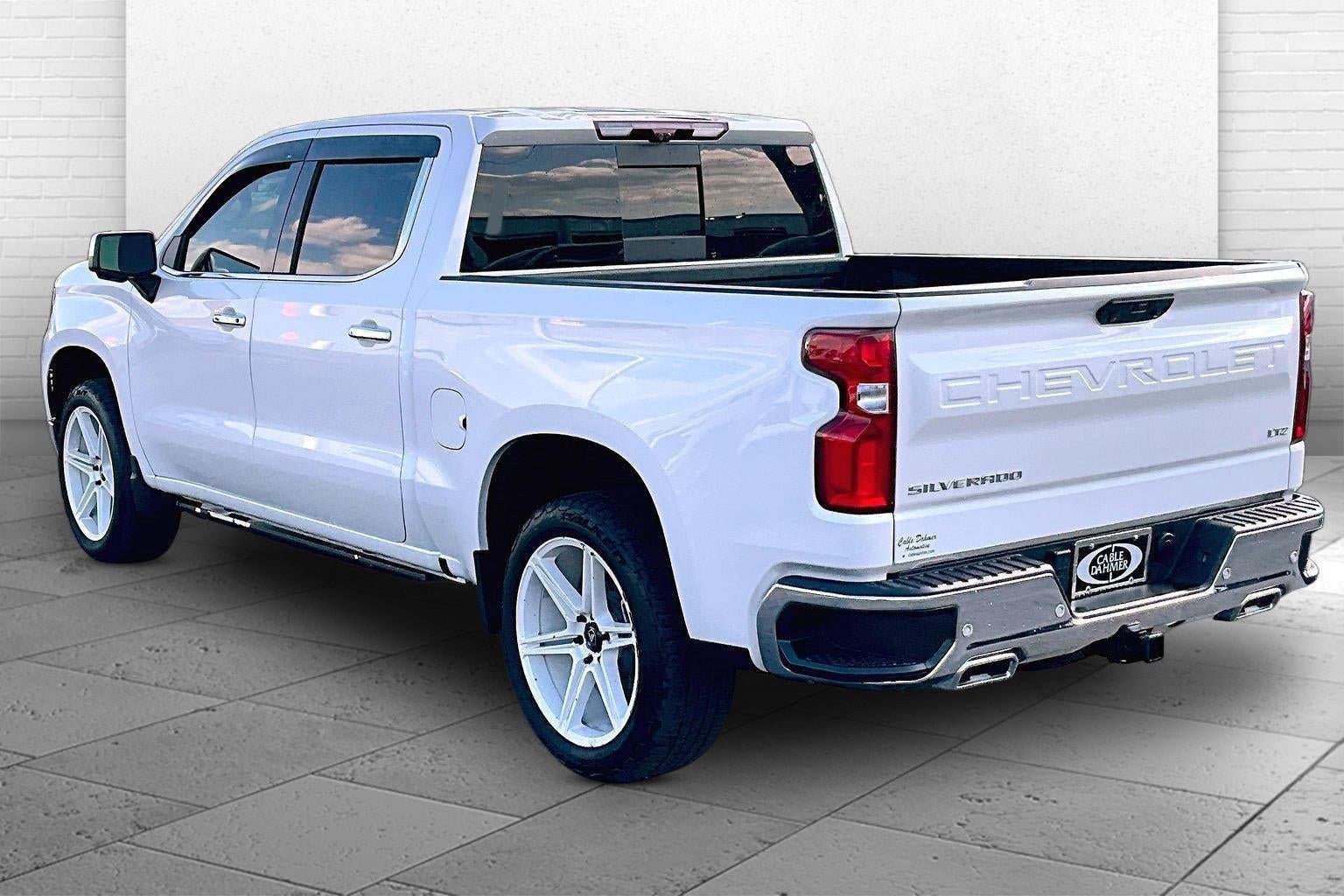Used 2025 Chevrolet Silverado 1500 LTZ w/ LTZ Premium Package AWD/4WD image 11
