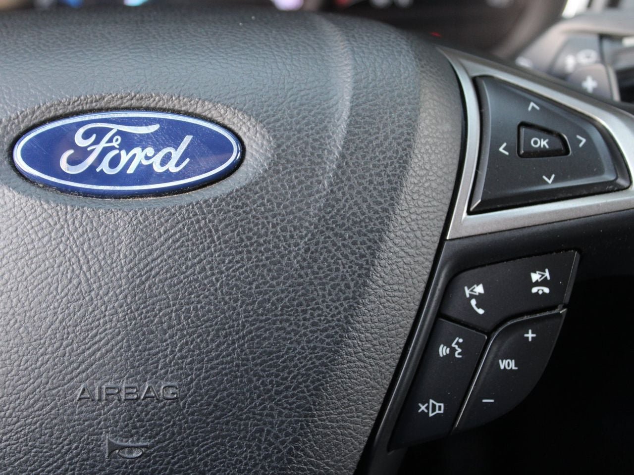 Used 2019 Ford Fusion SE FWD image 31