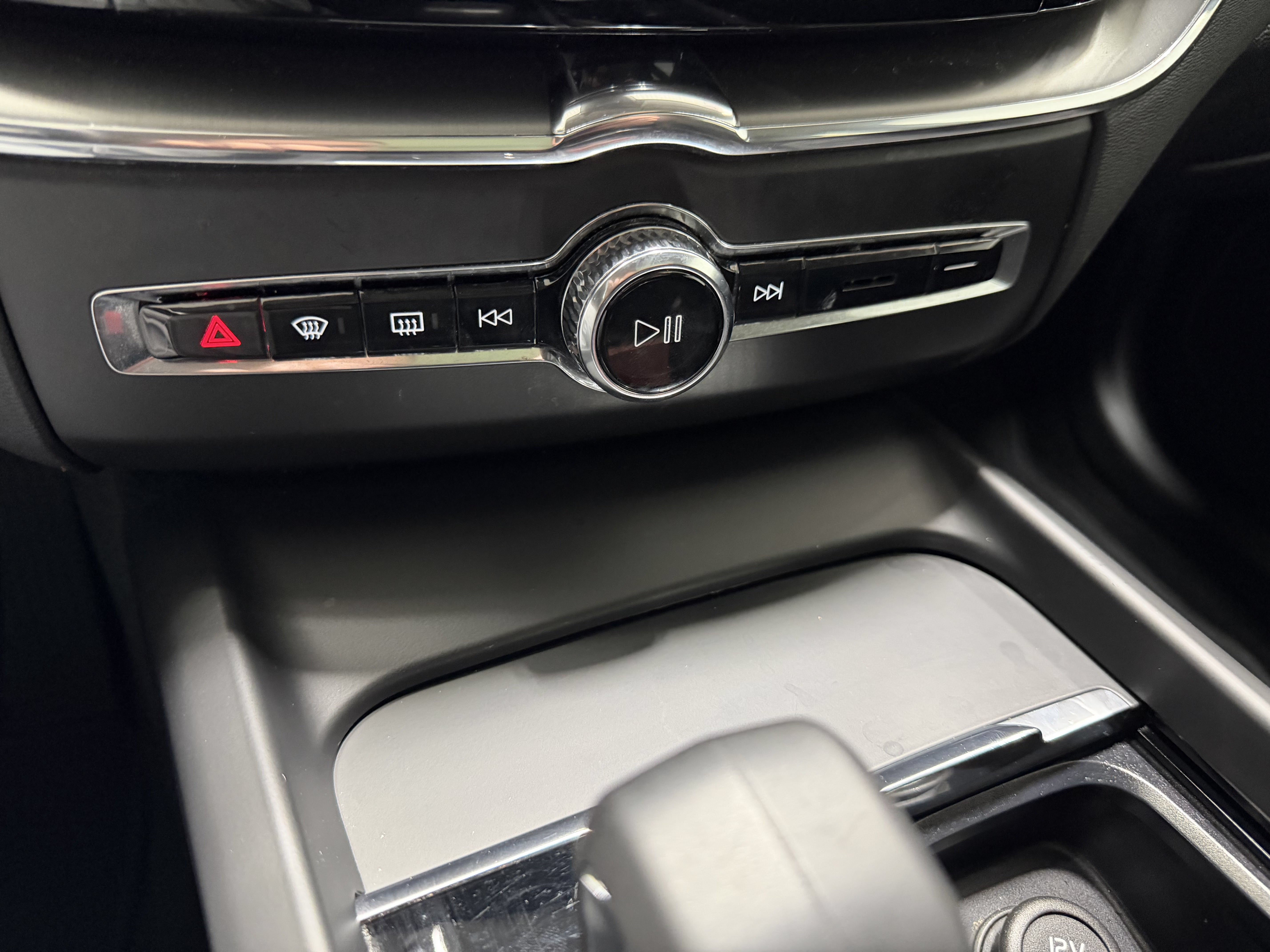Used 2020 Volvo XC60 T5 Inscription AWD/4WD image 17