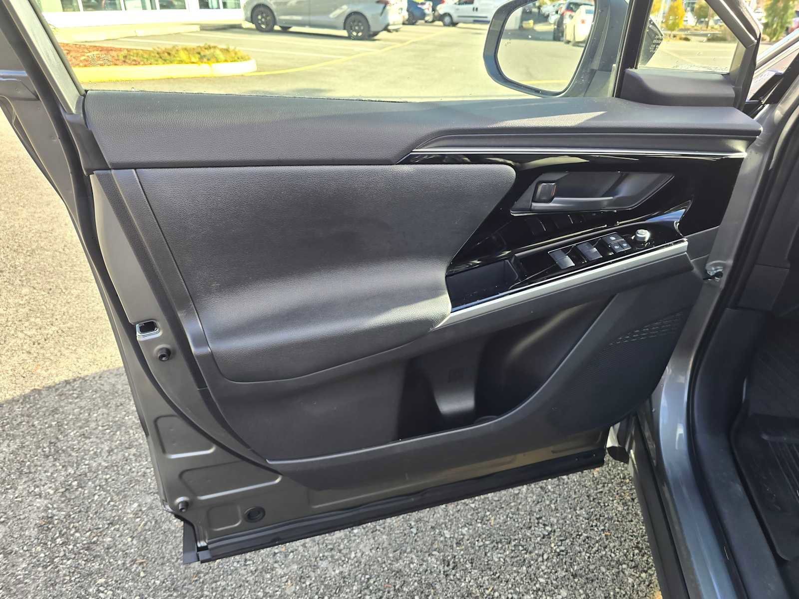 Used 2024 Toyota bZ4X Limited image 21