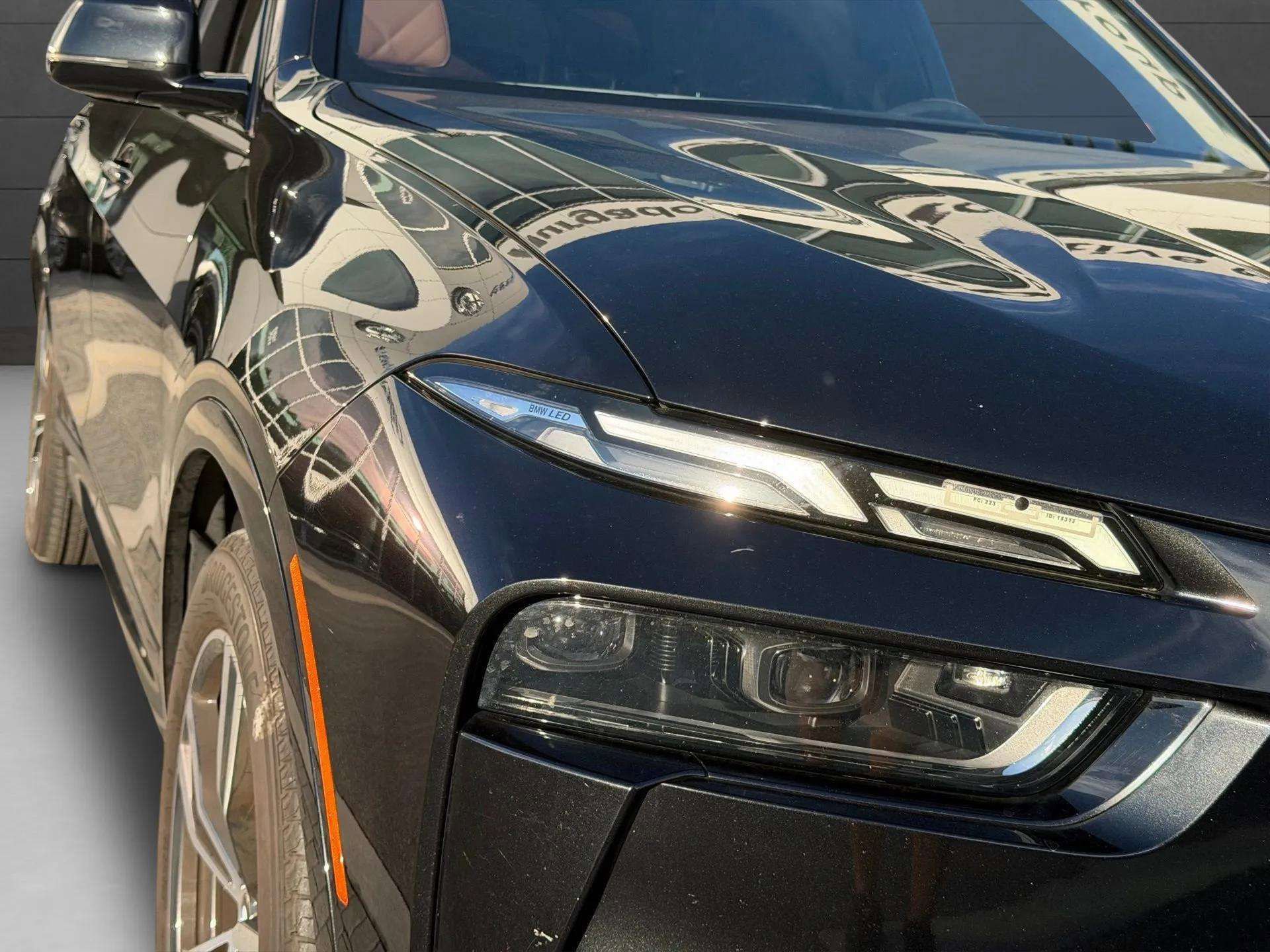 Used 2023 BMW X7 xDrive40i w/ Executive Package image 49