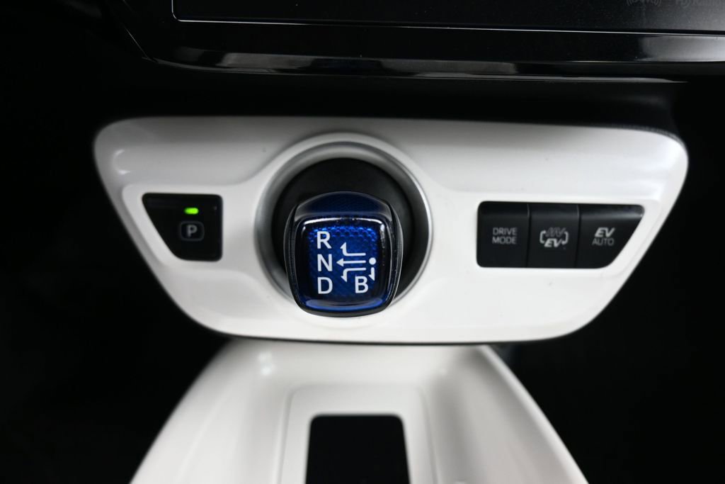Used 2017 Toyota Prius Prime Premium FWD image 19