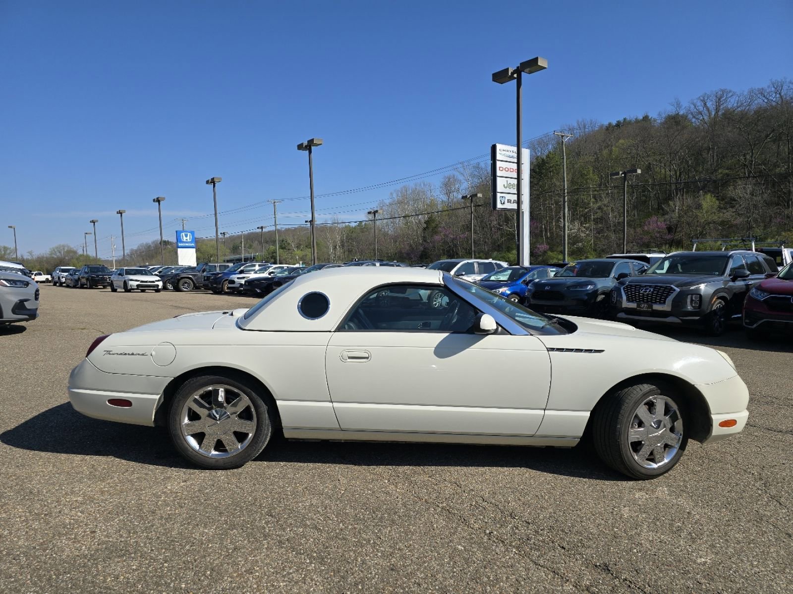 Used 2002 Ford Thunderbird image 9