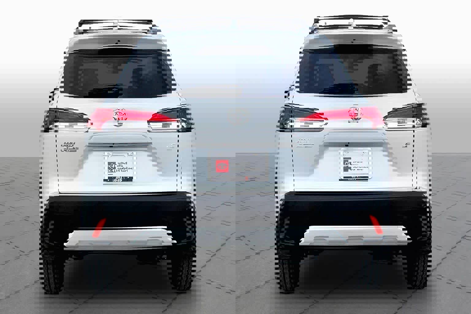 Used 2023 Toyota Corolla Cross LE FWD image 5