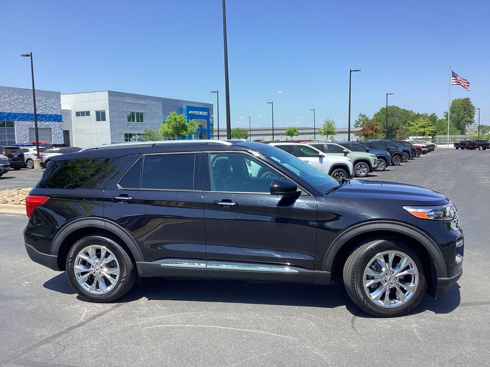 Used 2022 Ford Explorer Limited RWD image 5