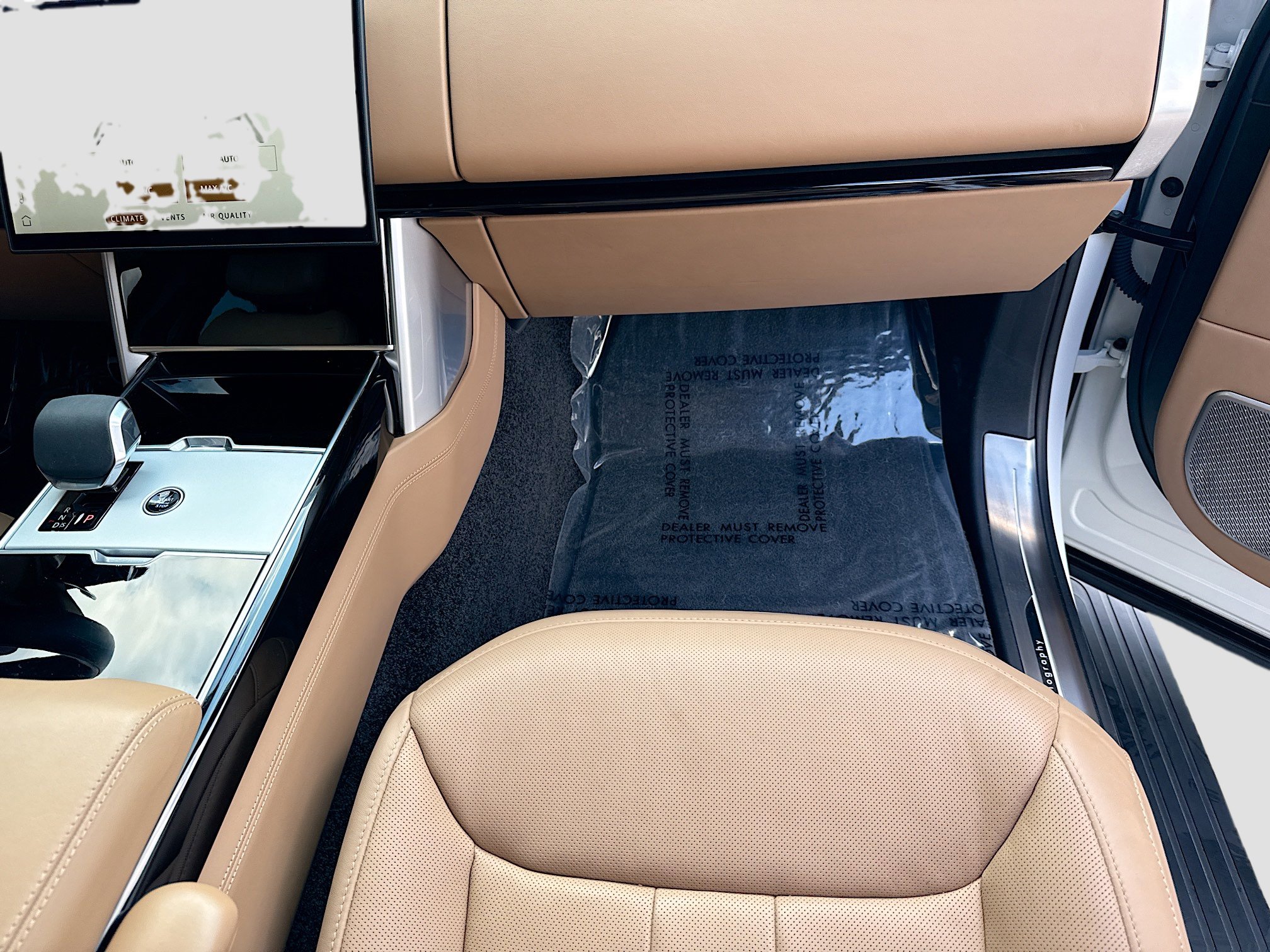 Used 2025 Land Rover Range Rover Long Wheelbase Autobiography image 18