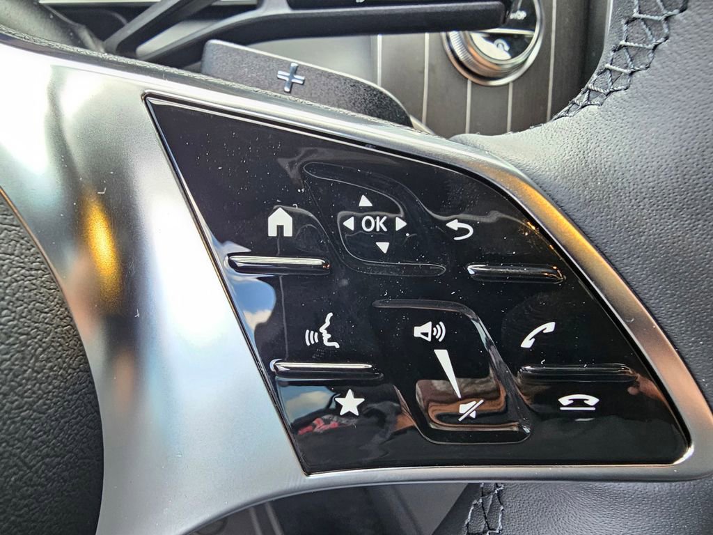 Used 2026 Mercedes-Benz GLC 300 image 21