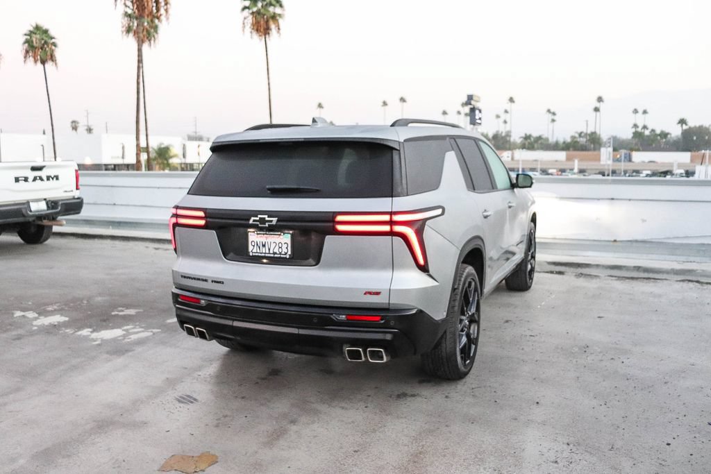 Used 2024 Chevrolet Traverse RS AWD/4WD image 9