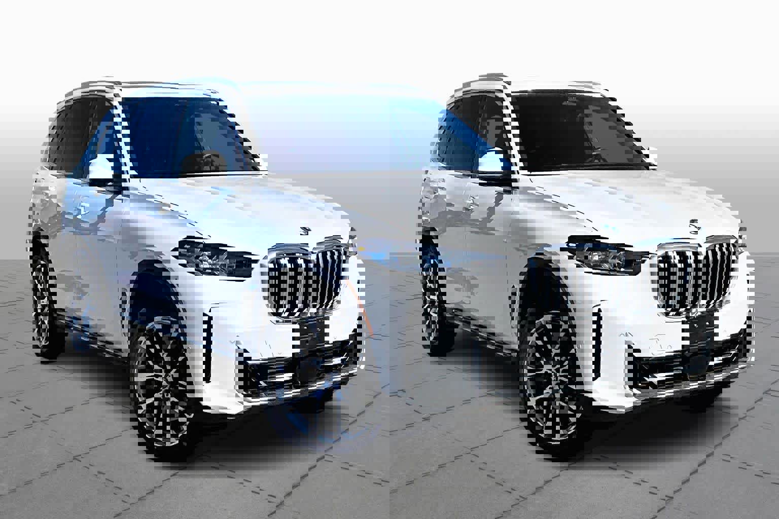 Used 2025 BMW X5 xDrive50e image 2